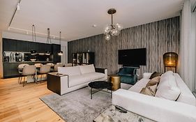 Thechipp - Designapartment Mit Seeblick, Pool, Sauna & Kamin